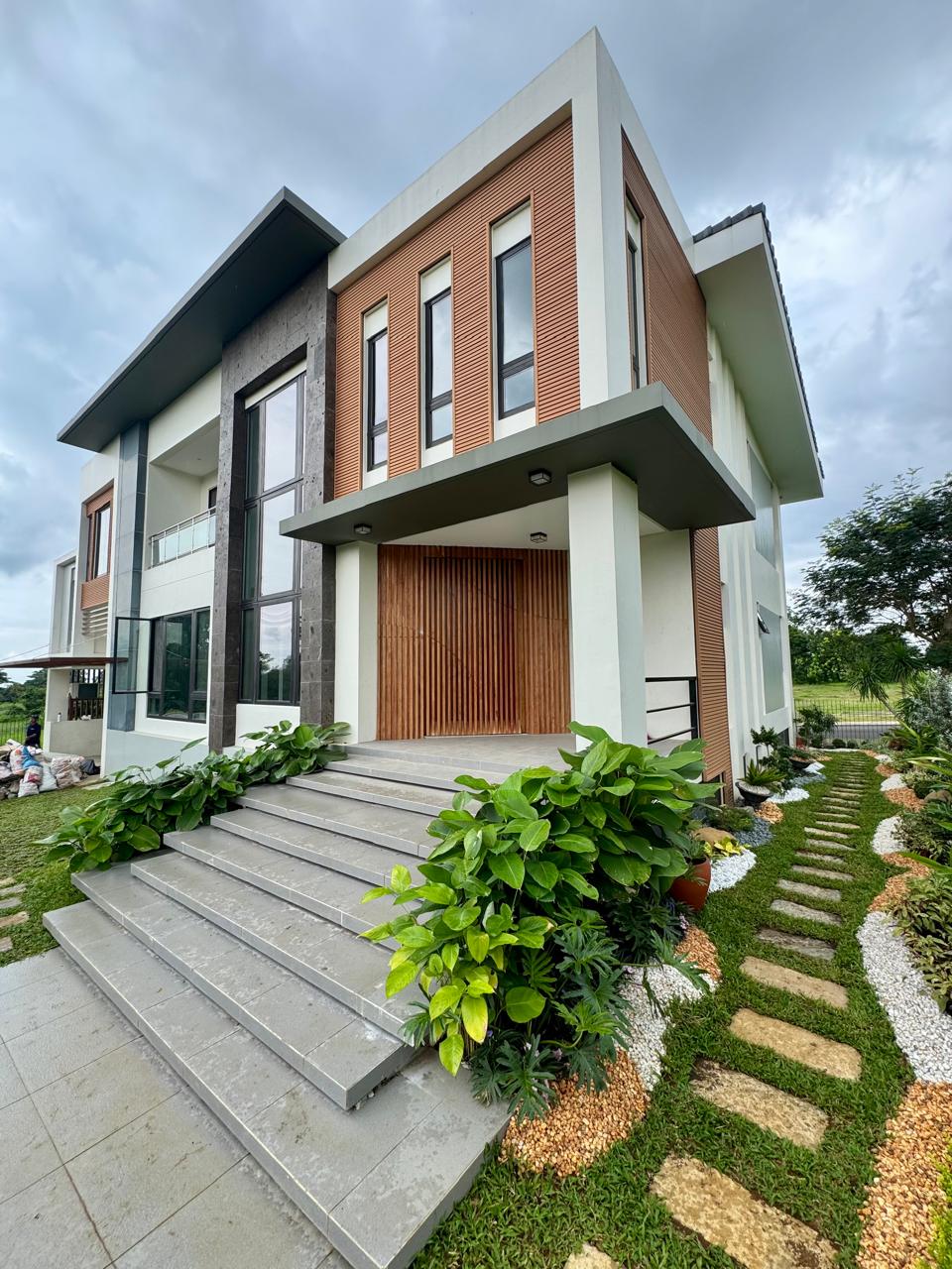 040a00b7-cebd-400d-864a-cd53e3efaee6